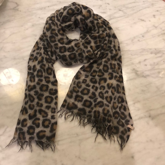 Wilfred animal print scarf